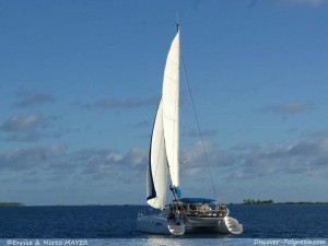 Catamarano in Polinesia  